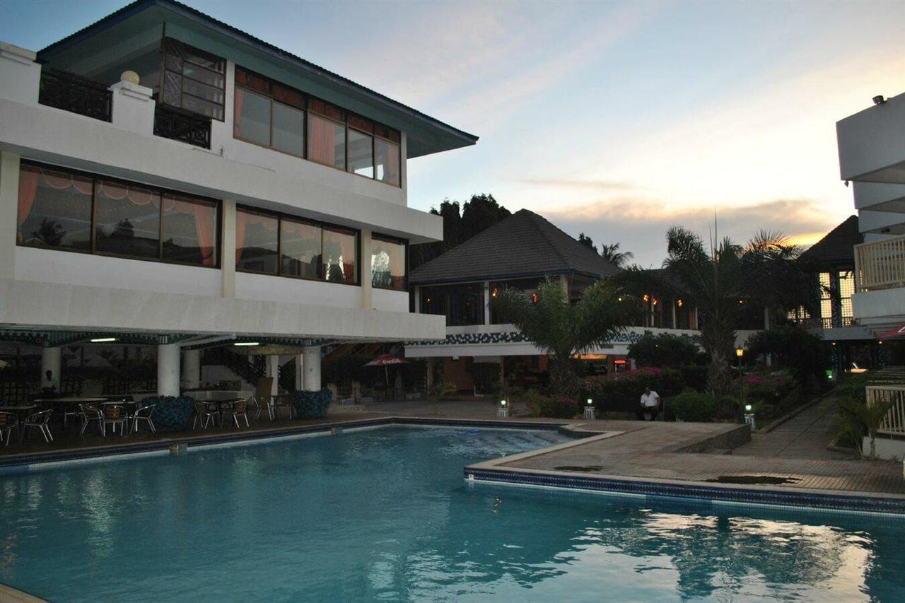 Beachcomber Hotel And Resort Daressalam Exterior foto