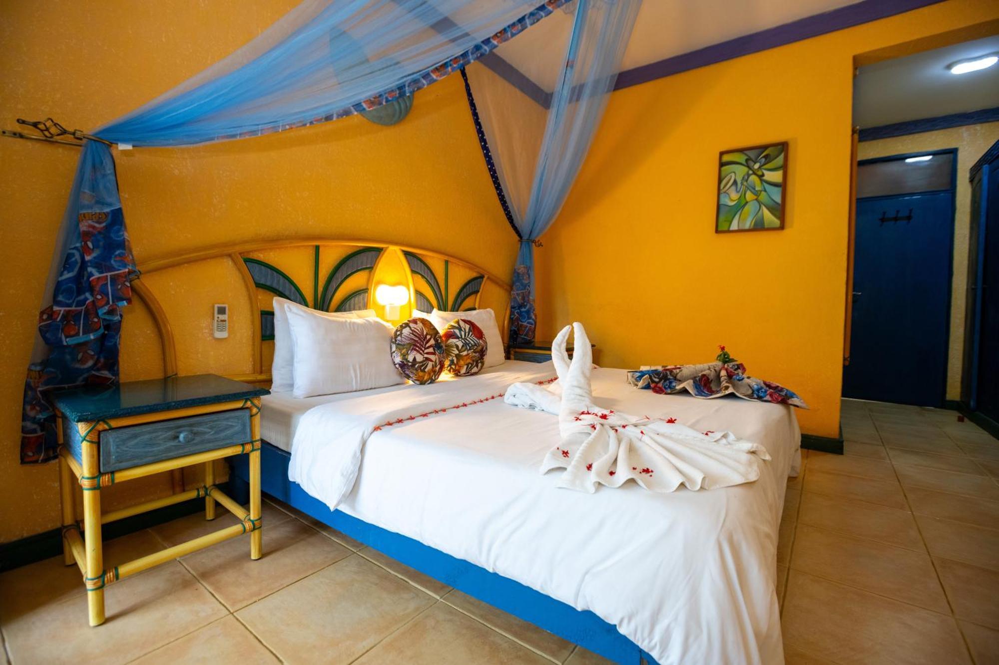 Beachcomber Hotel And Resort Daressalam Exterior foto