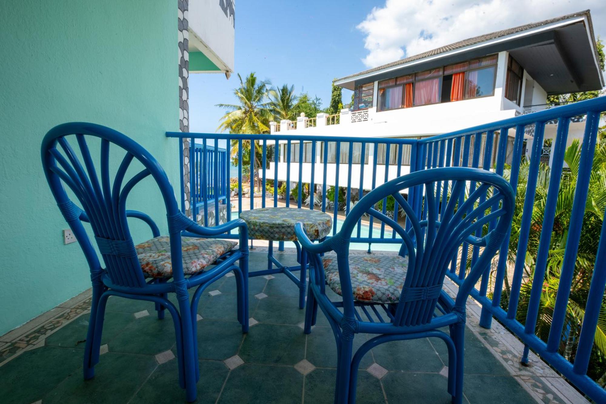 Beachcomber Hotel And Resort Daressalam Exterior foto