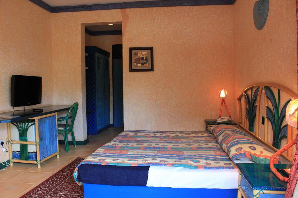 Beachcomber Hotel And Resort Daressalam Exterior foto