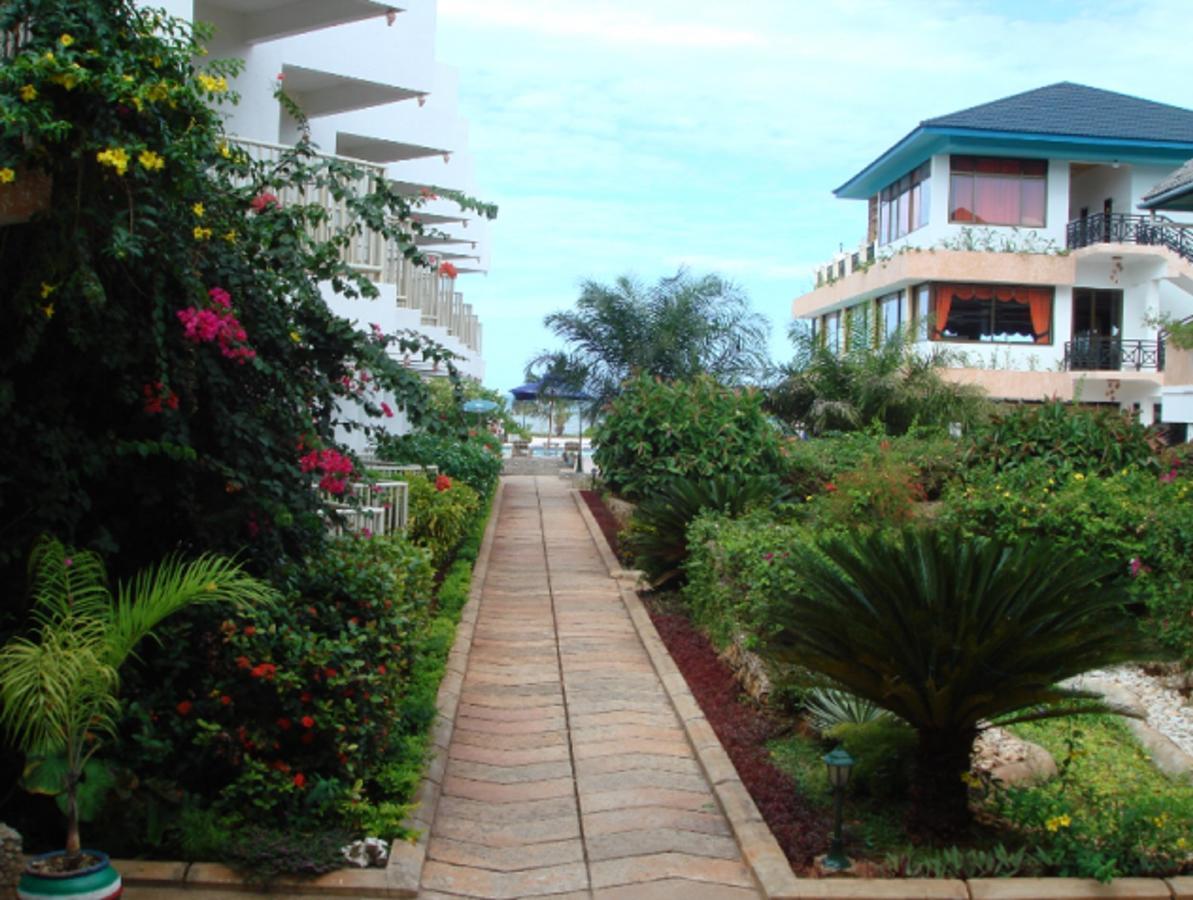 Beachcomber Hotel And Resort Daressalam Exterior foto