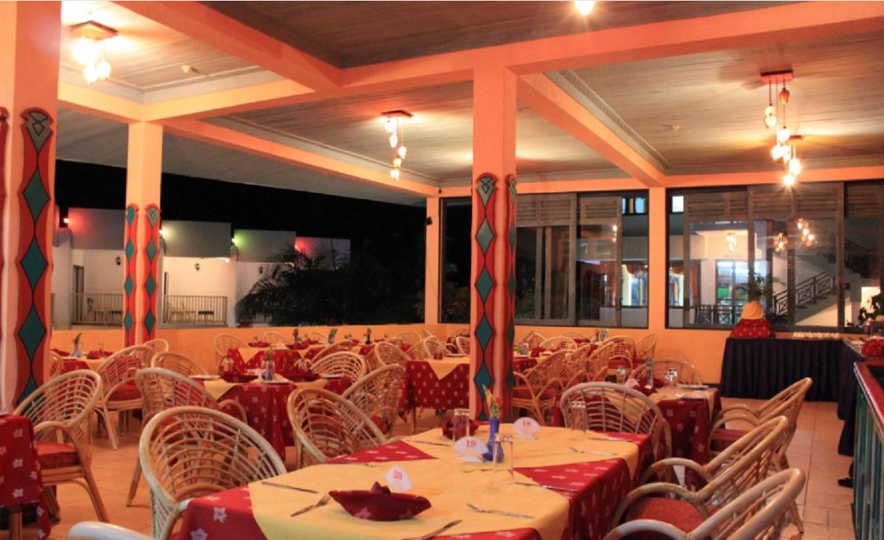 Beachcomber Hotel And Resort Daressalam Exterior foto