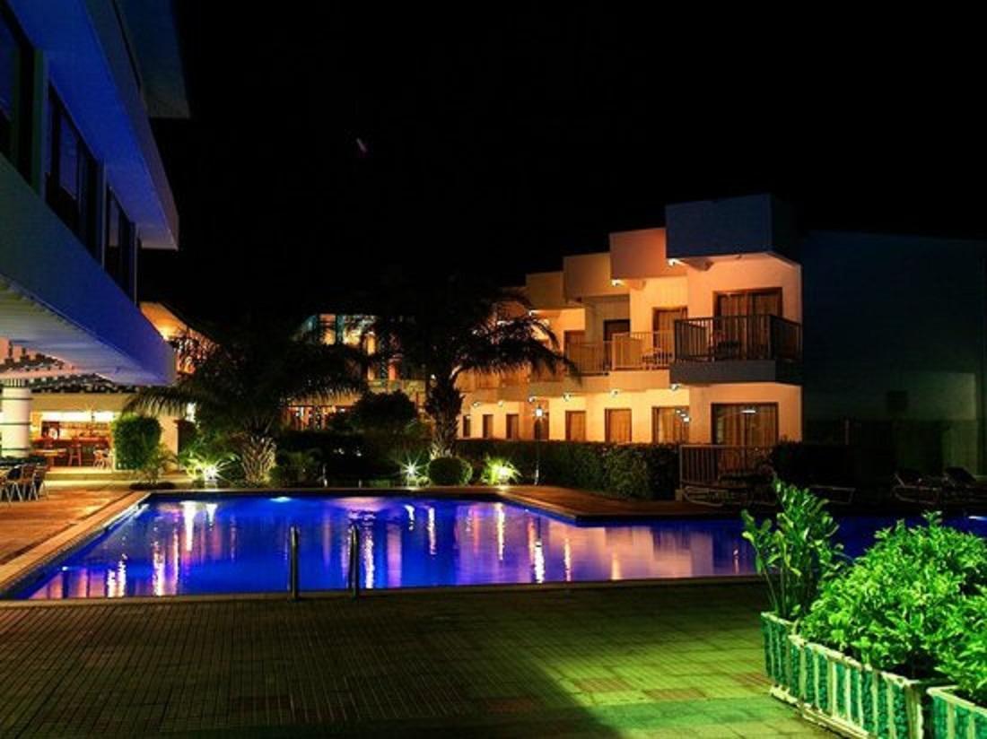 Beachcomber Hotel And Resort Daressalam Exterior foto