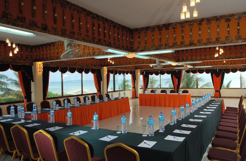 Beachcomber Hotel And Resort Daressalam Exterior foto